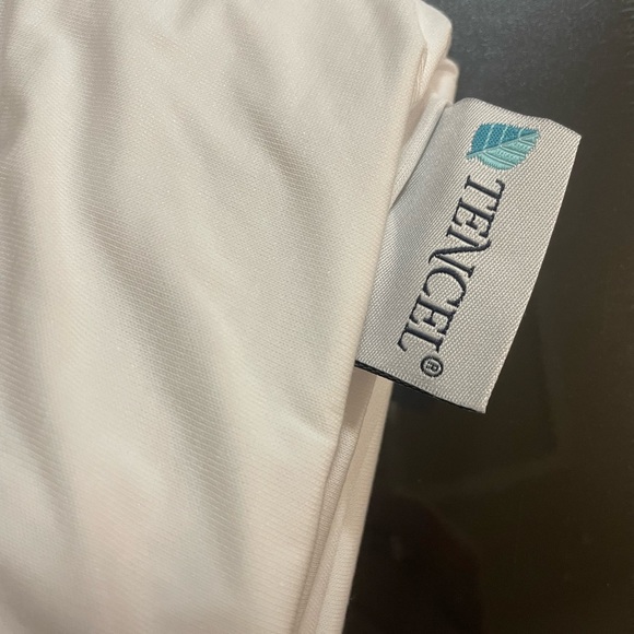 Perlux 100% Waterproof Tencel Mattress Protector, Vinyl Free
Cover de mattress - Picture 3 of 6